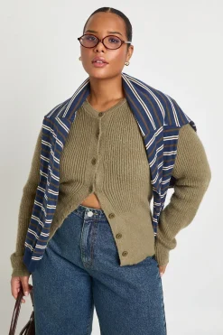 Plus cardigan doux boutonné cintré