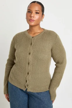 Plus cardigan doux boutonné cintré