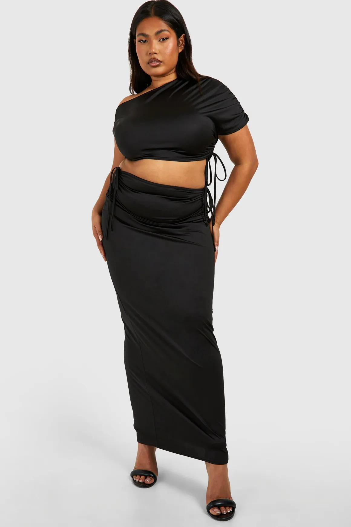 Plus Crop Top Grande Taille à Épaule Drapée Ruched et Jupe Maxi