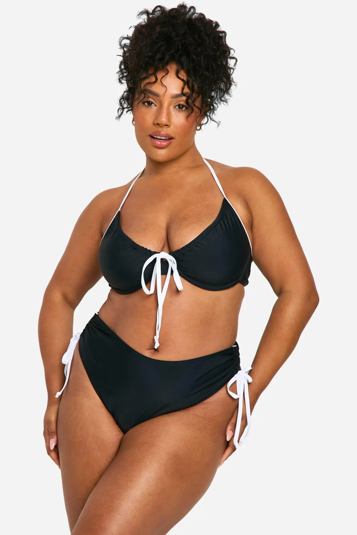 Plus de bas de bikini grande taille avec nœud contrasté et fronces latérales