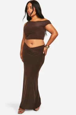 boohoo Plus Double Slinky Haut à épaules tombantes & Jupe Maxi à ceinture en V Coordonné<Femme Looks Chocolat|Ensembles