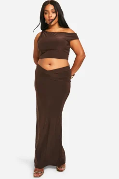 boohoo Plus Double Slinky Haut à épaules tombantes & Jupe Maxi à ceinture en V Coordonné<Femme Looks Chocolat|Ensembles
