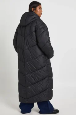 boohoo Plus doudoune maxi à capuche avec détails matelassés<Femme Doudounes|Vestes & Manteaux