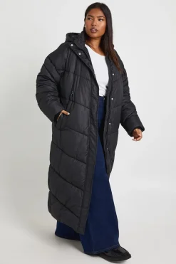 boohoo Plus doudoune maxi à capuche avec détails matelassés<Femme Doudounes|Vestes & Manteaux