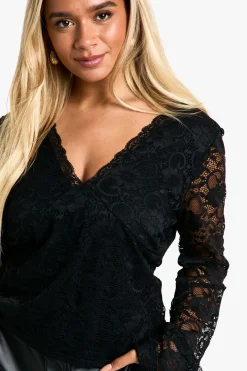 Plus Haut en Dentelle à Décolleté Plongeant et Manches Évasées