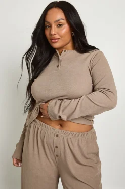 Plus Haut Henley côtelé à manches longues boutonné et pantalon coordonné à jambes droites
