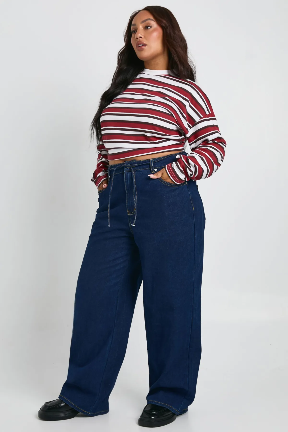 boohoo Plus Jean droit pour grandes tailles avec élastique à l'arrière, lacet de serrage<Femme Denim|Jeans