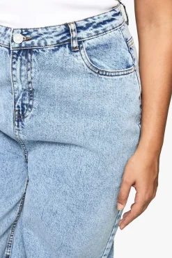 boohoo Plus Jean Modelateur de Fessier à Taille Haute et Jambes Larges<Femme Denim|Jeans