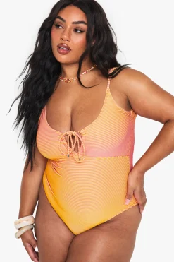 PLUS MAILLOT DE BAIN À RAYURES TEXTURÉES ET DÉCOUPÉ