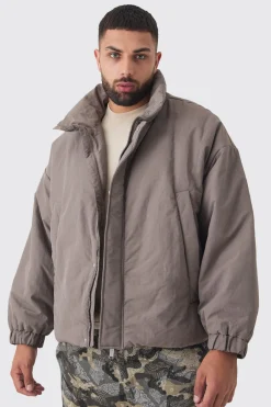 boohooMAN Plus manteau rembourré à col entonnoir, ample et boxy en<Homme Vestes & Manteaux Grande Taille|Tout Afficher