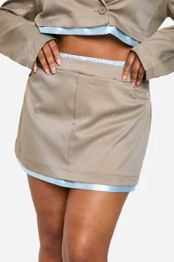 Plus Mini-Jupe Grande Taille Satin avec Ceinture en Satin Contrastante