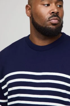 Plus Pull-over à col rond oversize à rayures tricotées