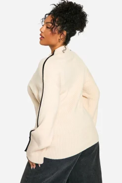 boohoo Plus Pull Surdimensionné en Tricot avec Détail de Laçage au Col Rond<Femme Pulls Oversize|Pulls Et Gilets