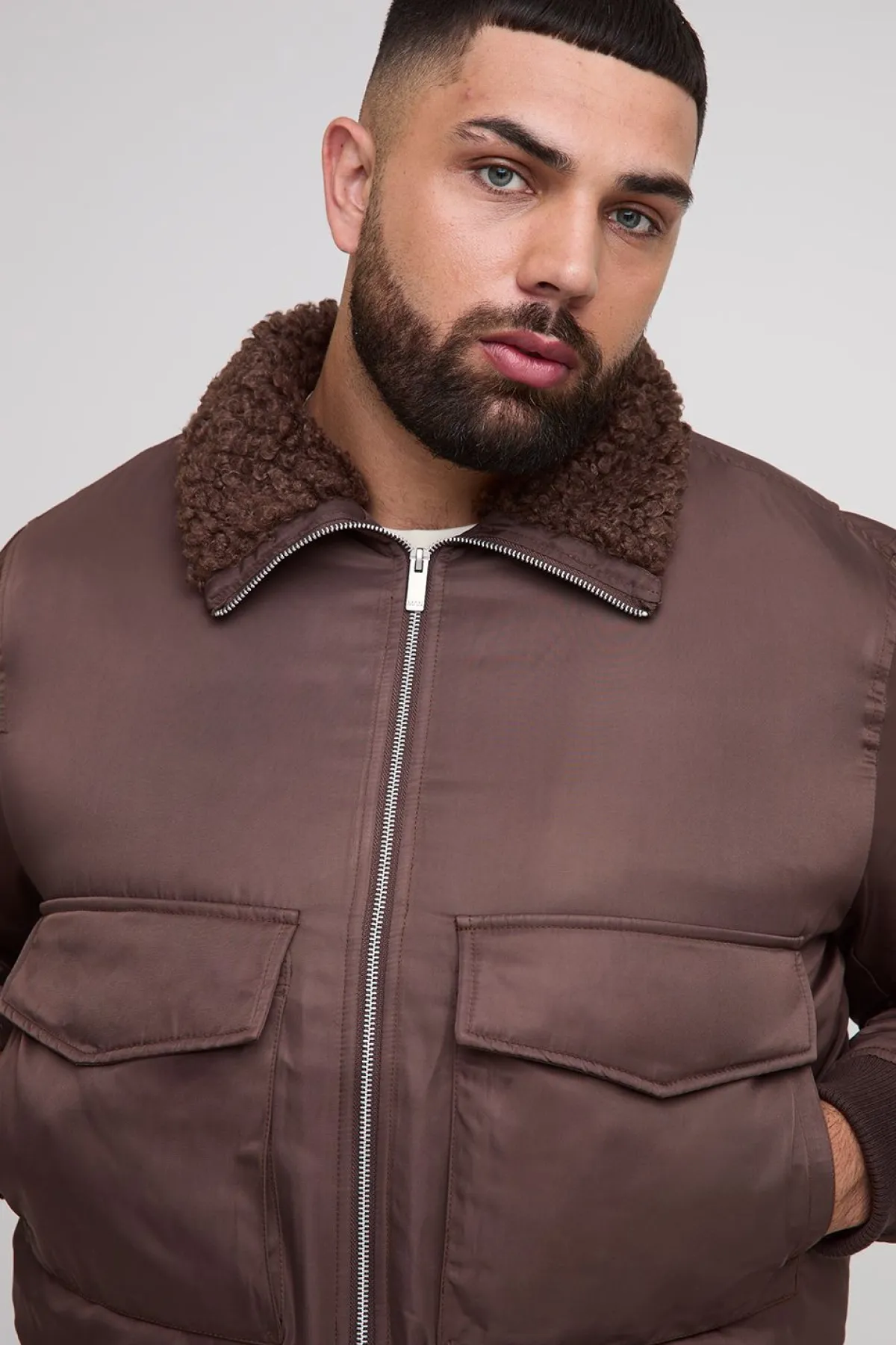 boohooMAN Plus Regular Fit Veste bomber en nylon à col boucle synthétique<Homme Vestes & Manteaux Grande Taille|Tout Afficher