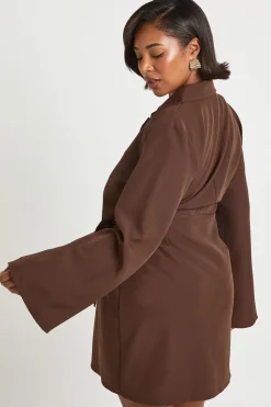 Plus robe blazer cintrée à nouer à la taille