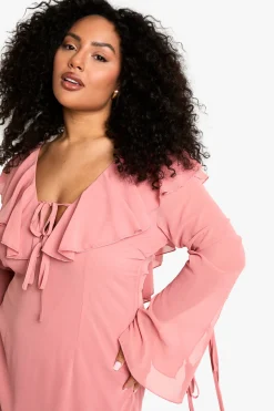 boohoo Plus Robe Chemise à Volants en Tissu Tissé pour Grande Taille<Femme Robes À Manches Longues|Robes
