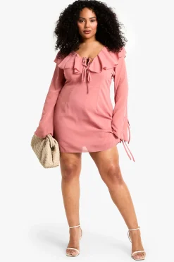 boohoo Plus Robe Chemise à Volants en Tissu Tissé pour Grande Taille<Femme Robes À Manches Longues|Robes
