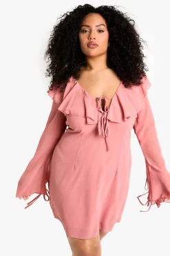 boohoo Plus Robe Chemise à Volants en Tissu Tissé pour Grande Taille<Femme Robes À Manches Longues|Robes