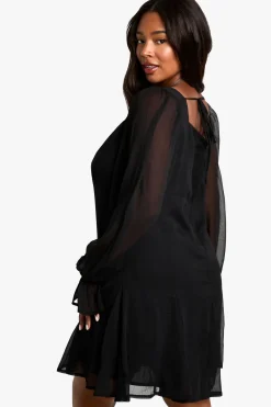 PLUS ROBE DROITE EN CHIFFON AVEC NOEUD À L'AVANT
