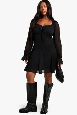 PLUS ROBE DROITE EN CHIFFON AVEC NOEUD À L'AVANT