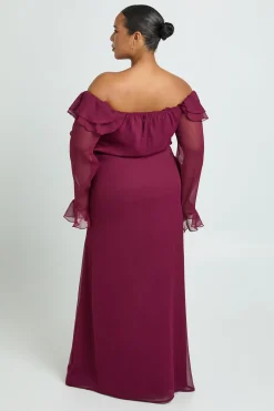 boohoo Plus robe maxi Bardot en chiffon à volants<Femme Robes À Manches Longues|Robes