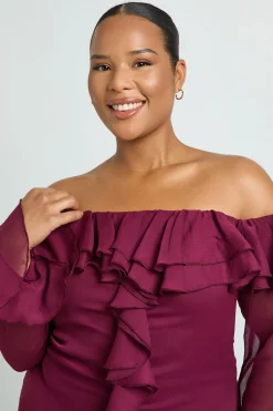 boohoo Plus robe maxi Bardot en chiffon à volants<Femme Robes À Manches Longues|Robes