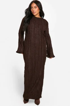 boohoo PLUS ROBE MAXI TEXTURÉE À MANCHES ÉVASÉES<Femme Looks Chocolat|Robes À Manches Longues