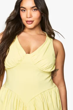 Plus robe mini grande taille en bengaline à décolleté plongeant et effet puffball