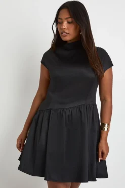 Plus robe patineuse à ceinture asymétrique