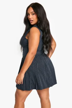 boohoo Plus Robe plissée à rayures tissées et décolleté plongeant pour grandes tailles<Femme Robes Patineuses|Robes