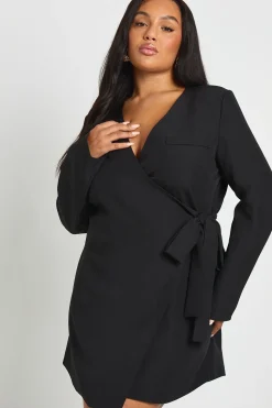 Plus robe portefeuille ajustée à nouer sur le côté