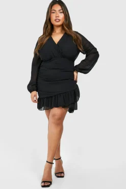 boohoo Plus Robe Portefeuille en Chiffon à Volants<Femme Robes De Soirée|Toutes Les Robes