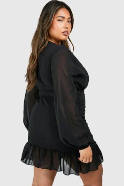 boohoo Plus Robe Portefeuille en Chiffon à Volants<Femme Robes De Soirée|Toutes Les Robes