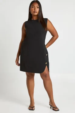 boohoo Plus Robe shift sans manches à boutons dorés<Femme Robes De Soirée|Toutes Les Robes