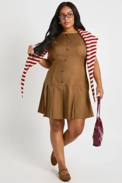 boohoo Plus robe skater plissée boutonnée en tissu tissé<Femme Robes Patineuses|Robes