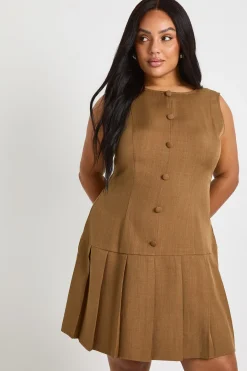 boohoo Plus robe skater plissée boutonnée en tissu tissé<Femme Robes Patineuses|Robes