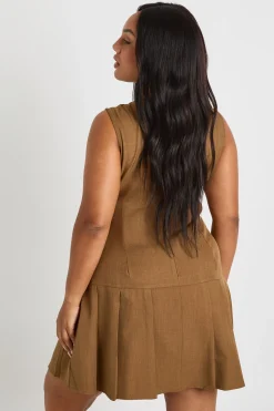boohoo Plus robe skater plissée boutonnée en tissu tissé<Femme Robes Patineuses|Robes