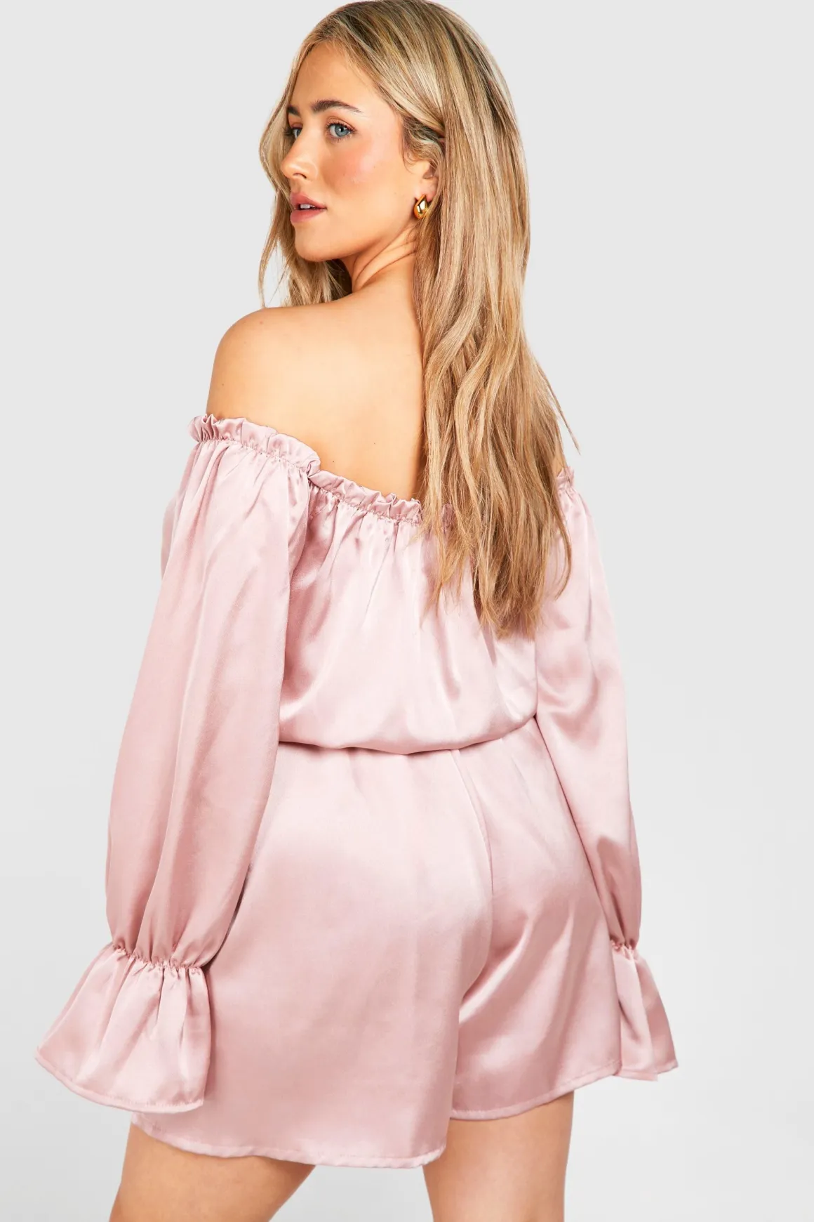 Plus Satin Bardot Playsuit avec détails à volants