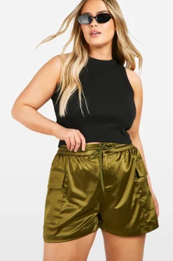 Plus Satin Cargo Utility Shorts pour tailles plus