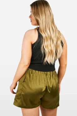 Plus Satin Cargo Utility Shorts pour tailles plus