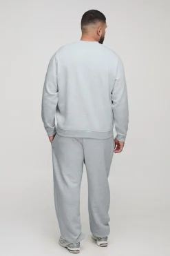 Plus Sweat-shirt basique en grande taille à coupe régulière et col rond