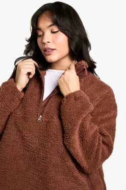 PLUS SWEATSHIRT BORG SURDIMENSIONNÉ À DEMI-ZIP AVEC POCHETTE LATÉRALE