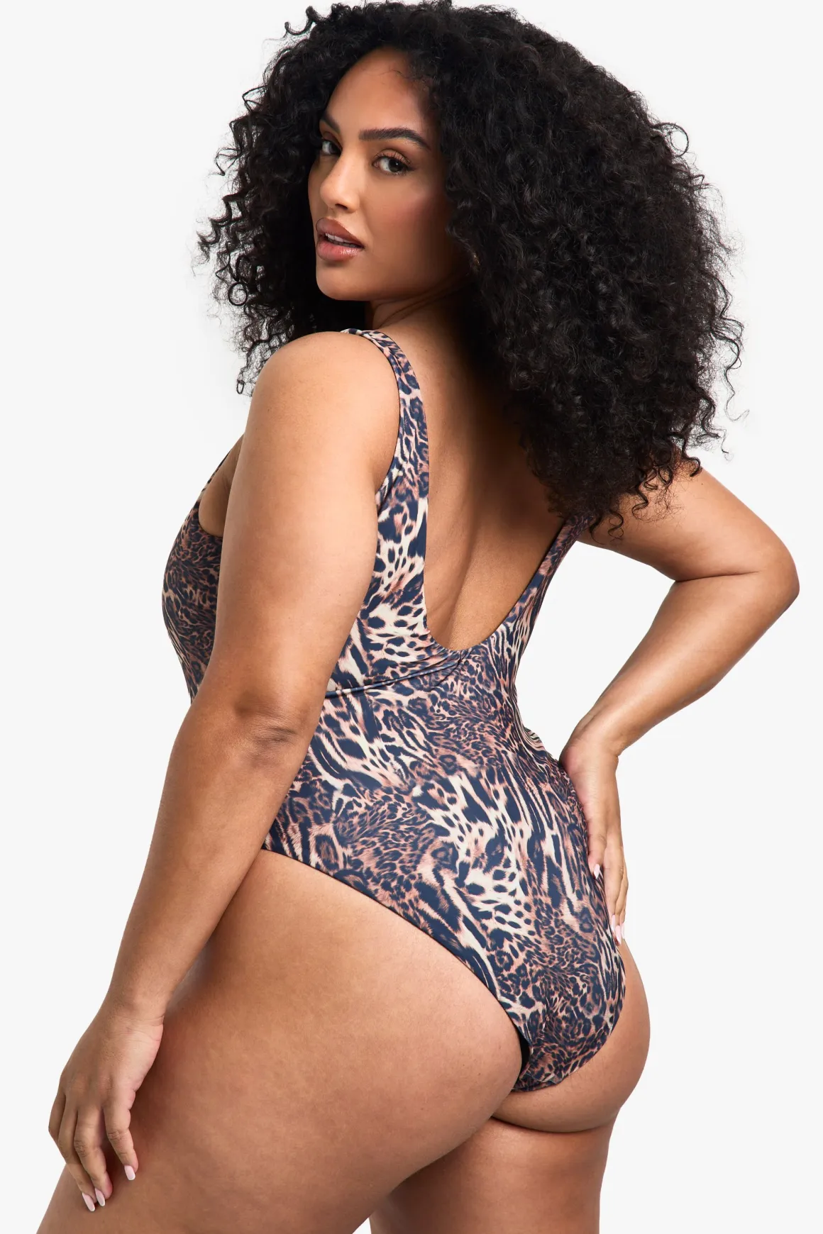 Plus Swimwear Essentials Maillot de bain Léopard à encolure dégagée