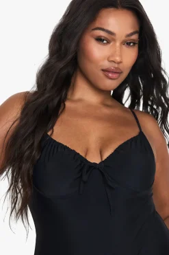 Plus Swimwear Essentials - Maillot de bain à armatures