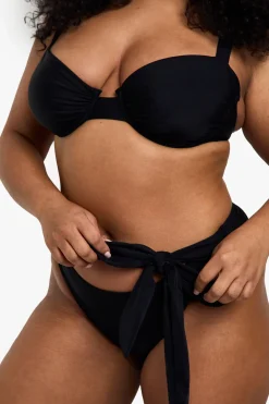 Plus Swimwear Essentials à nouer et bas taille haute