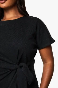 PLUS TOP À MANCHES COURTES EN MAILLIÉ AVEC DÉTAIL DRAPÉ GRANDE TAILLE