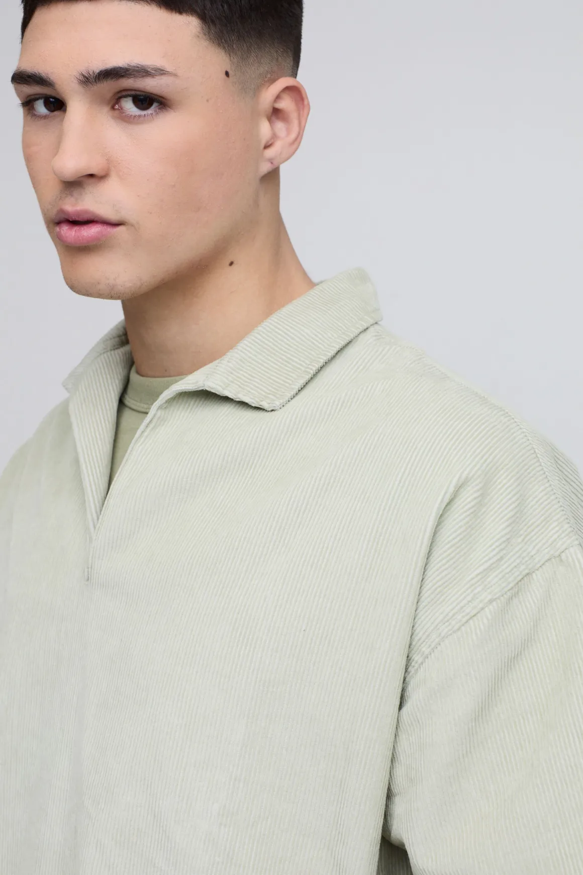 Polo oversize à coupe boxy en velours côtelé acid wash