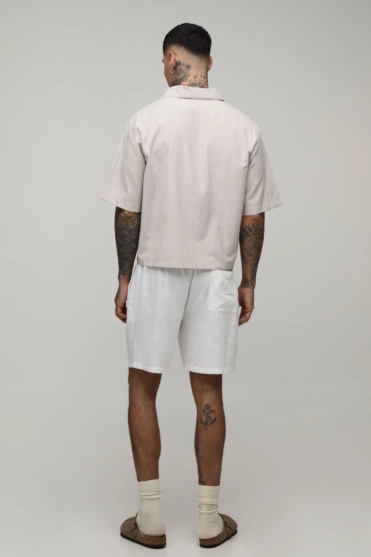 boohooMAN Polo Rayé Popeline Col V Boxy Oversize Tall<Homme Polos|Tout Afficher