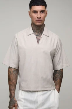 boohooMAN Polo Rayé Popeline Col V Boxy Oversize Tall<Homme Polos|Tout Afficher