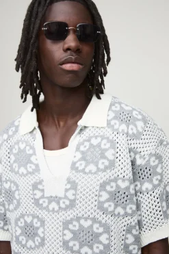 Polo tricoté au crochet surdimensionné et à coupe carrée